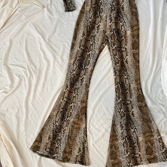 ✨🐍Snake Print Shirt + Pants Set🐍✨ - Picture 5 of 6